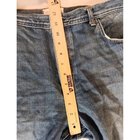 We the Free Women's Distressed Jeans BOHO Y2K Streetwear Trendy Frayed SZ 32 - Picture 5 of 14